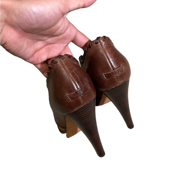 UGG Jamison Ankle Boot - Picture 5 of 7